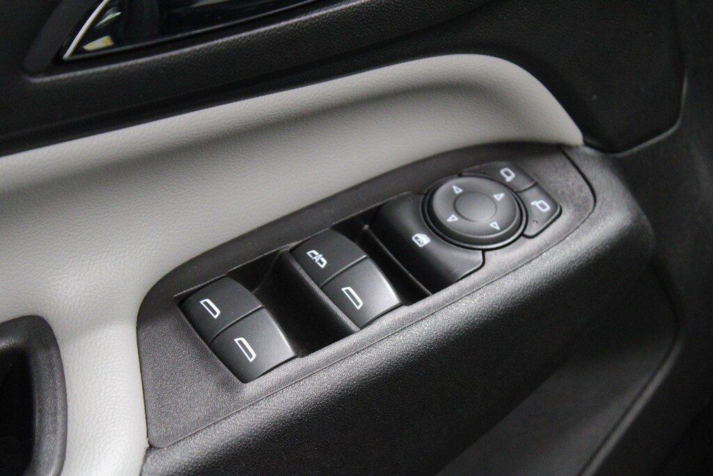 Used 2021 Chevrolet Equinox LS w/1FL SUV