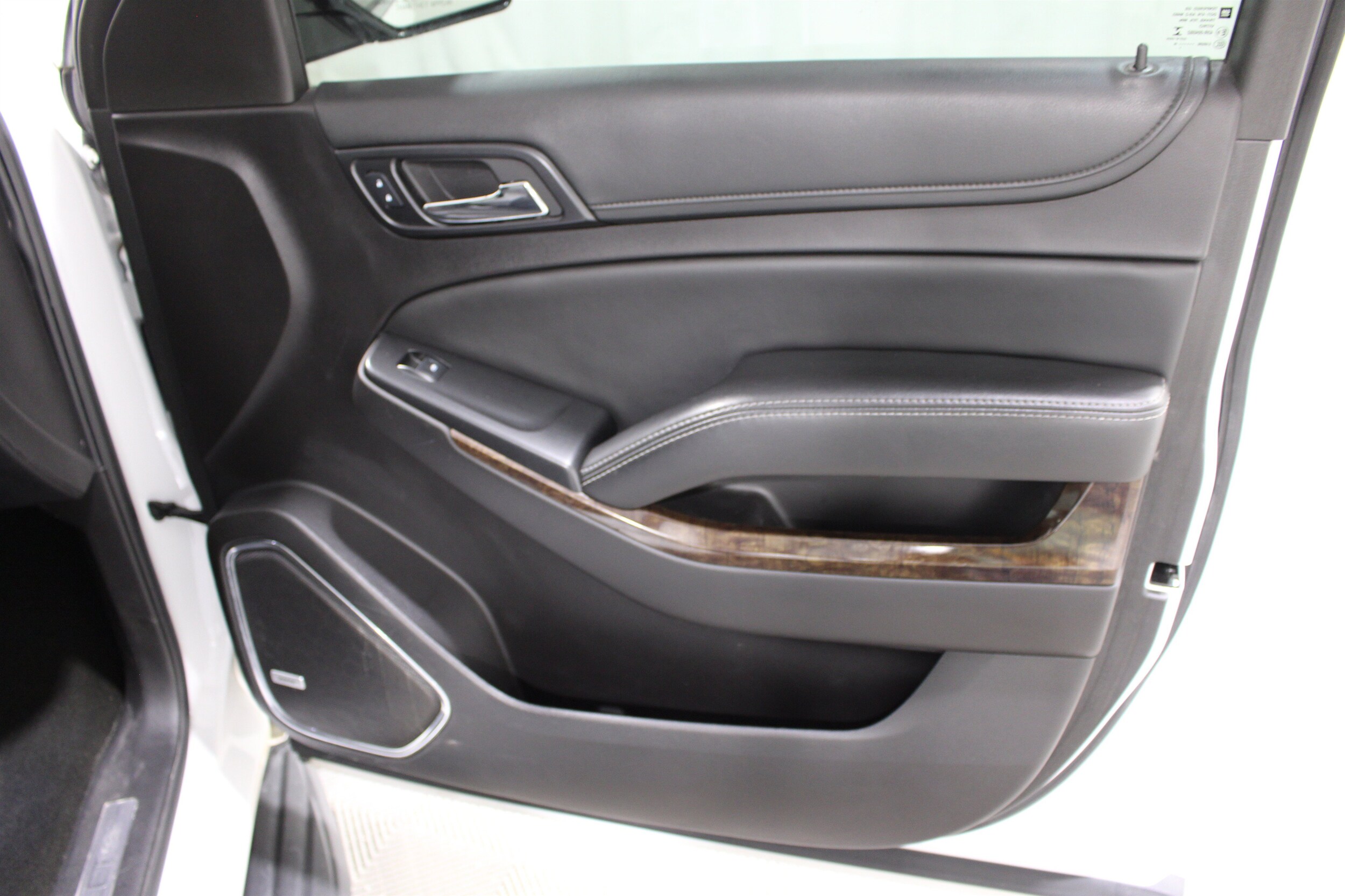 2016 Chevrolet Tahoe LT - Photo 25