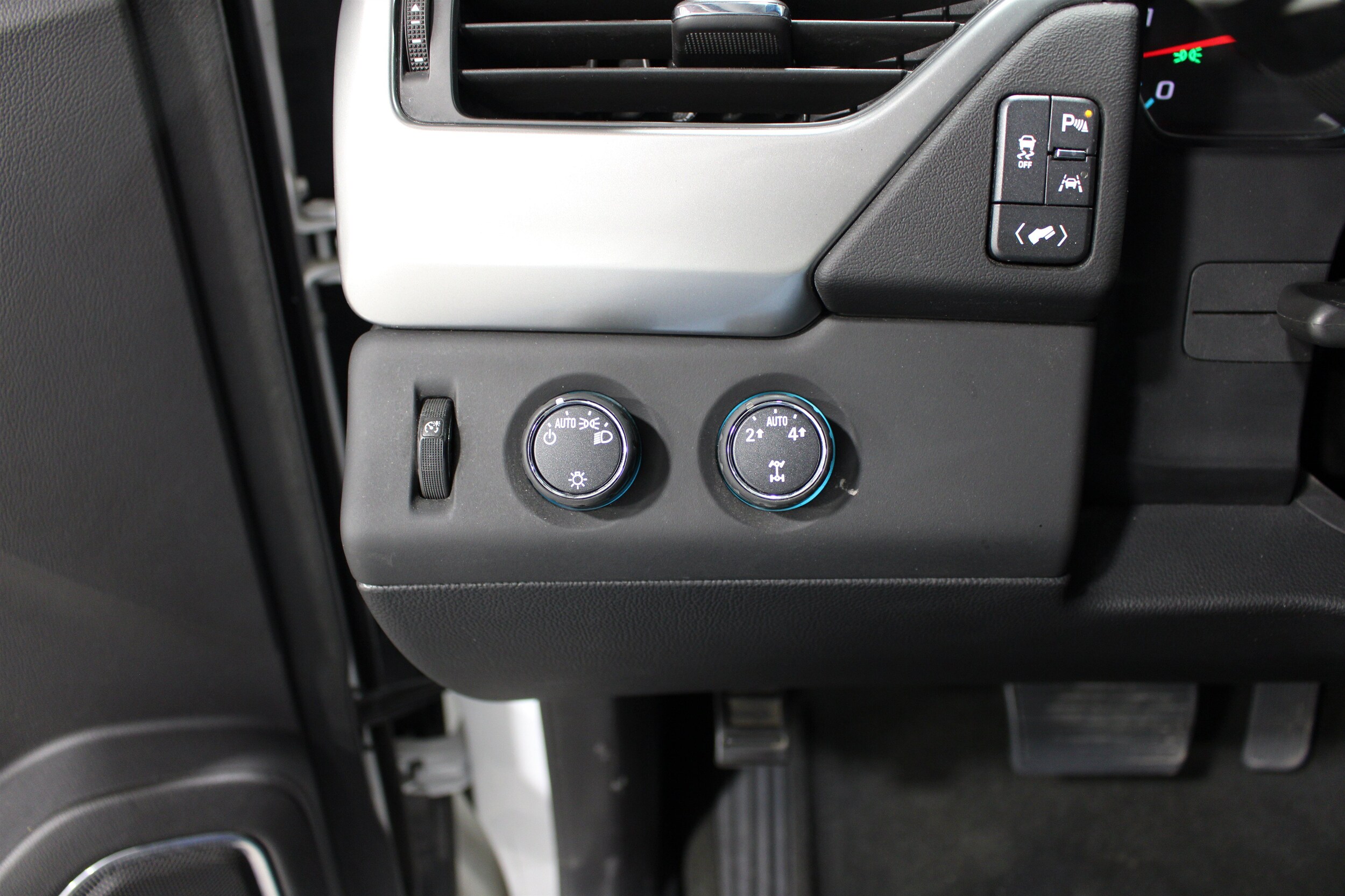 2016 Chevrolet Tahoe LT - Photo 9