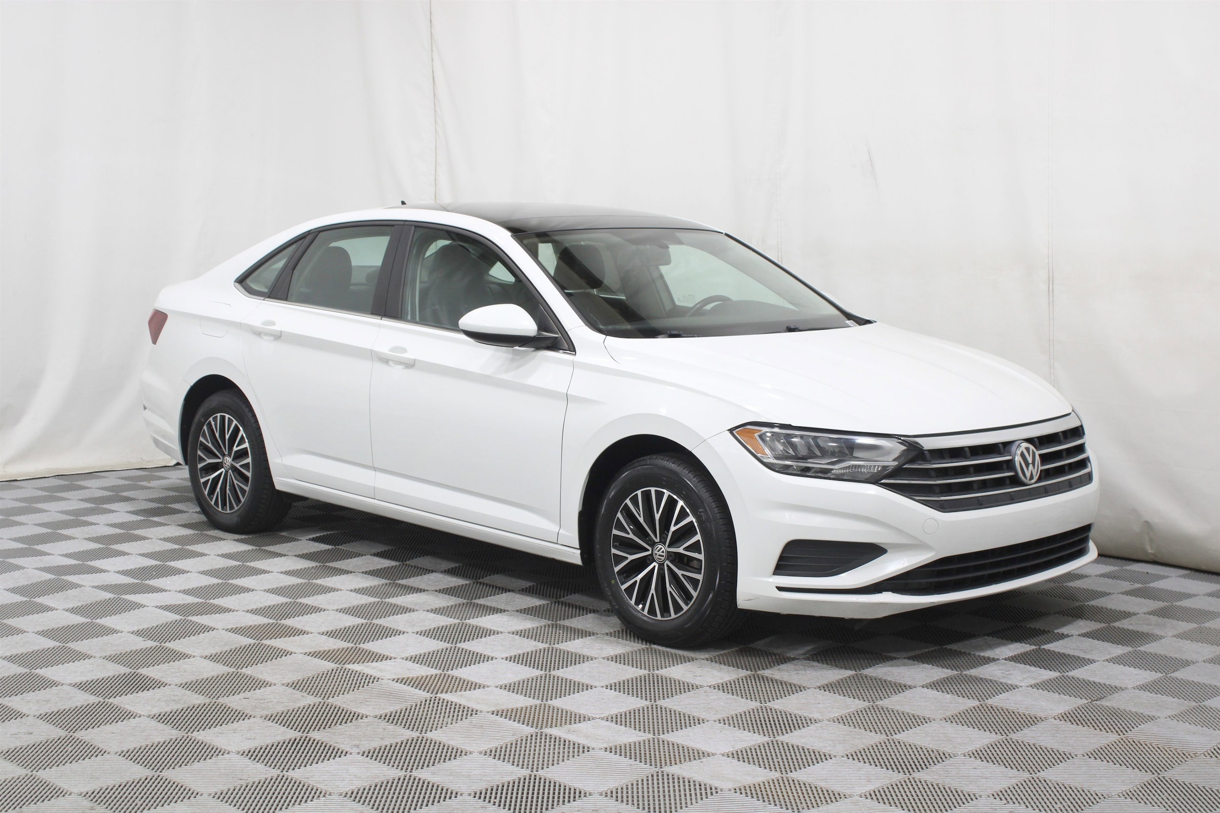 2021 Volkswagen Jetta SE's photo