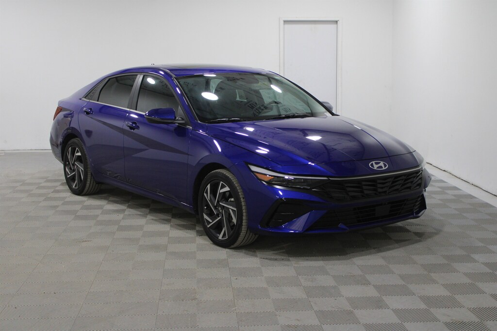 Used 2025 Hyundai Elantra Hybrid Limited Sedan