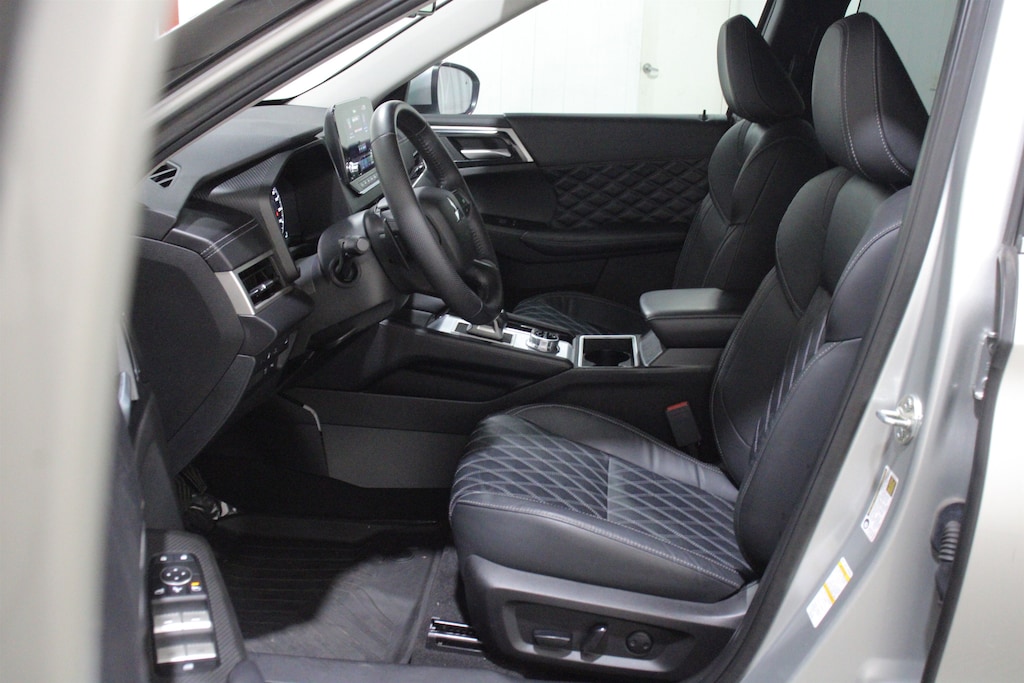 Used 2023 Mitsubishi Outlander Plug-In Hybrid SEL SUV
