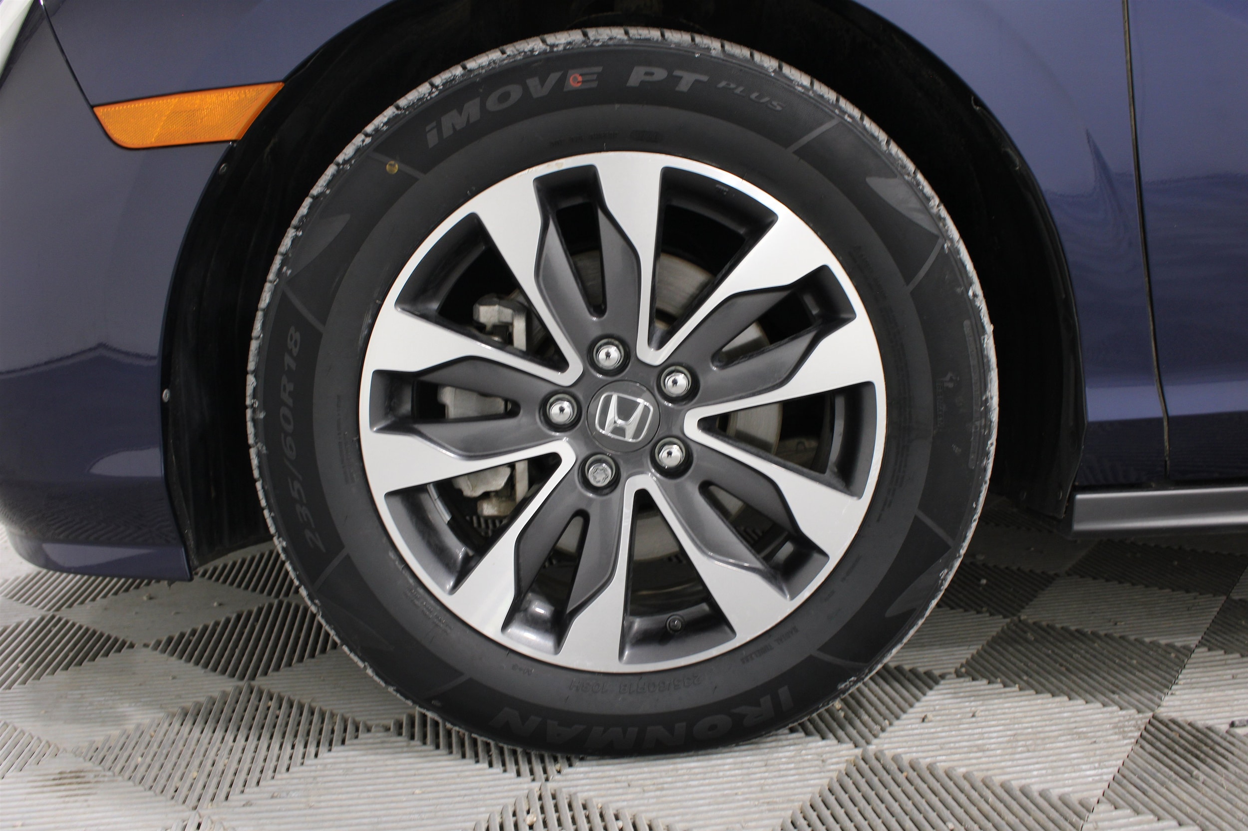 2024 Honda Odyssey EX-L - Photo 36
