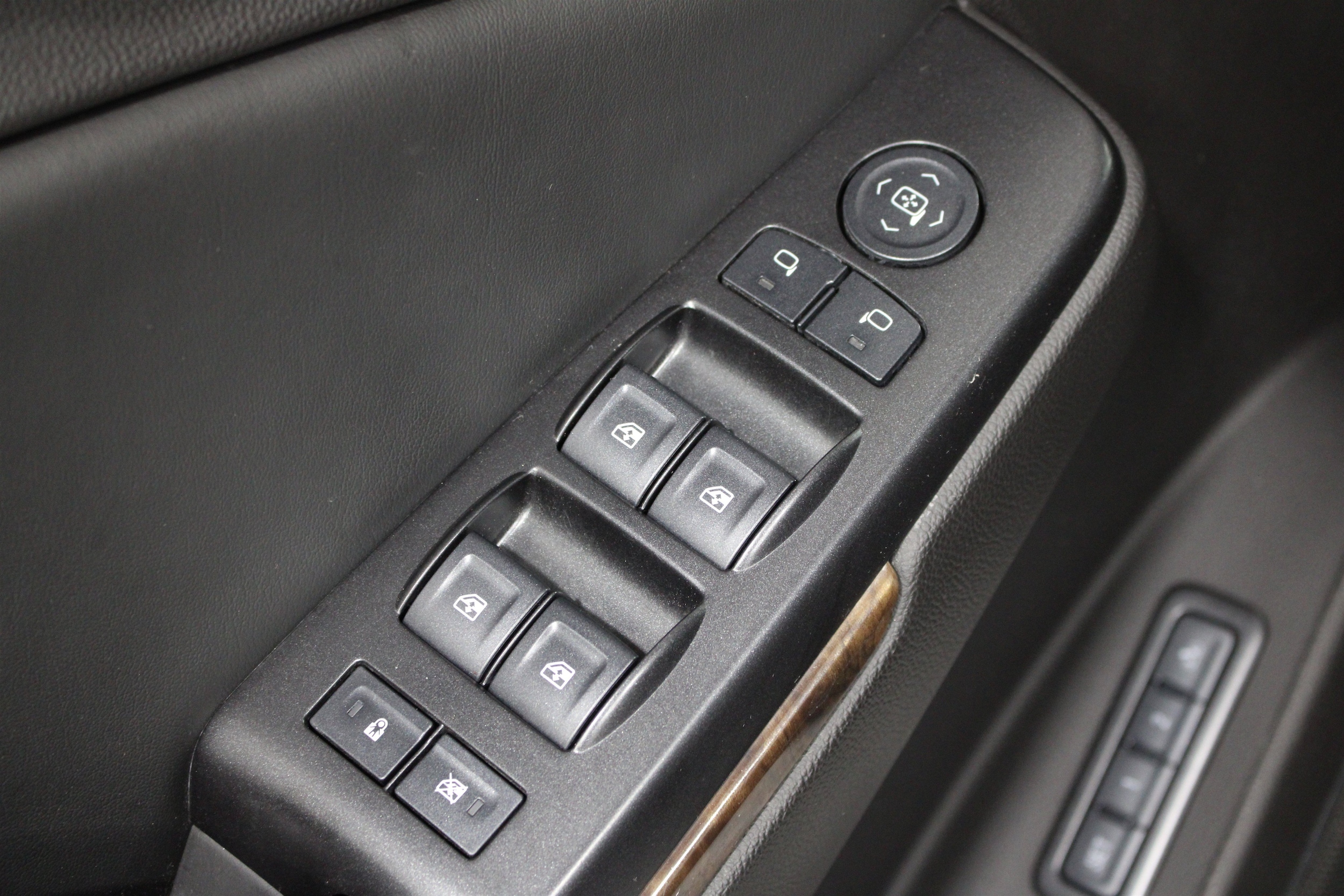 2016 Chevrolet Tahoe LT - Photo 6