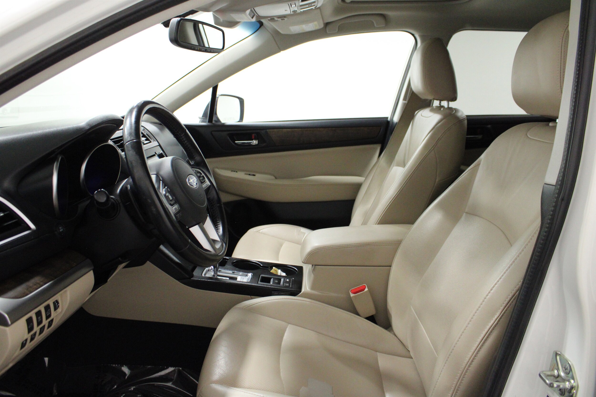 Image 6 of 2016 Subaru Outback 2.5i Limited SUV