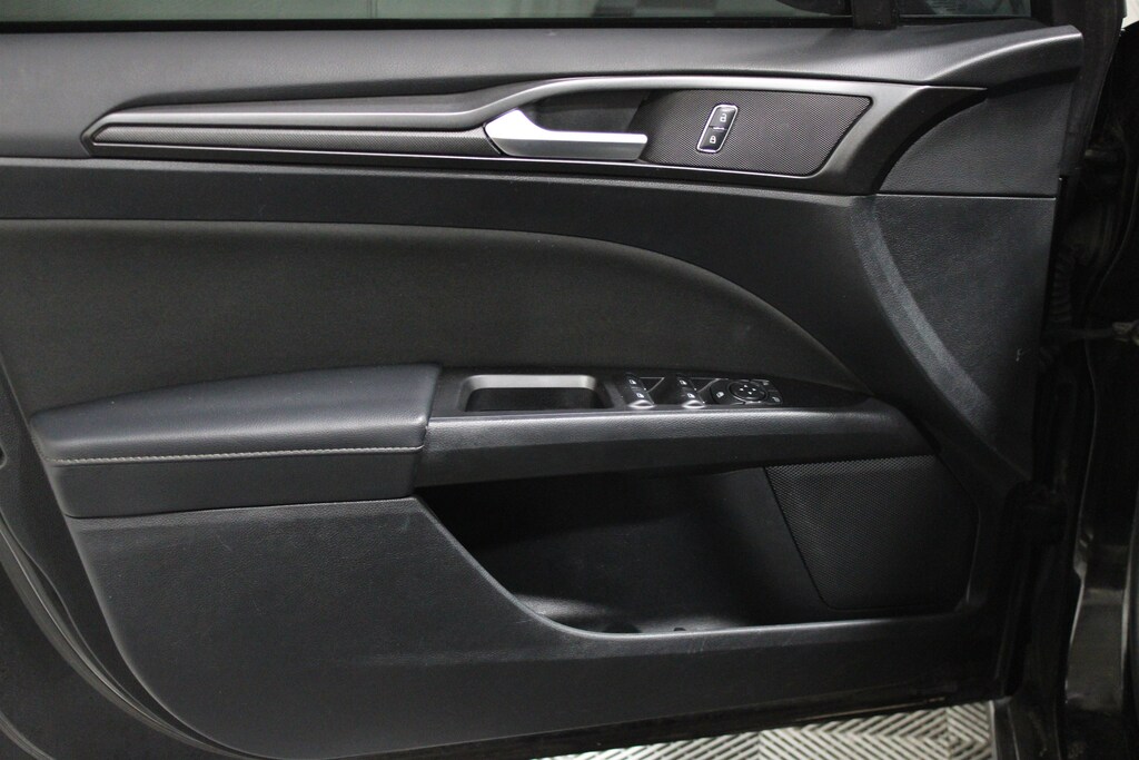 Used 2018 Ford Fusion SE Sedan