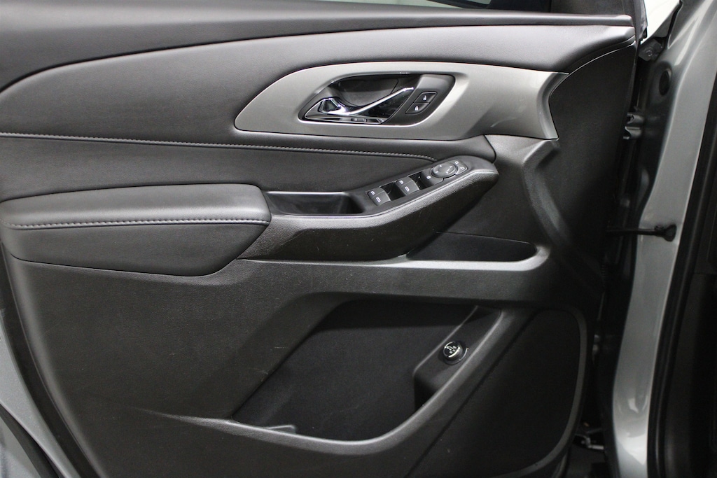 Used 2023 Chevrolet Traverse LT Cloth w/1LT SUV