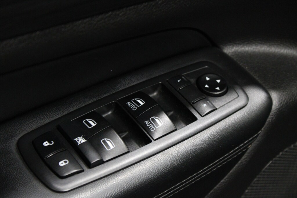 Used 2019 Jeep Grand Cherokee Laredo SUV