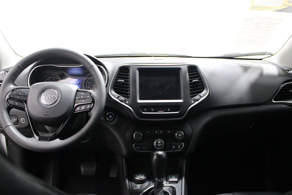 Used 2023 Jeep Cherokee Altitude Lux SUV