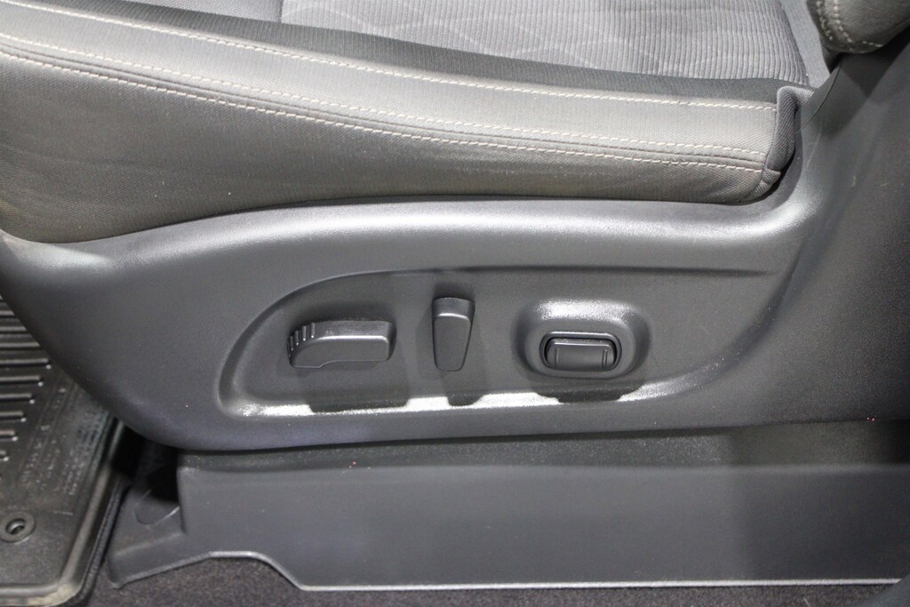 Used 2023 Nissan Titan SV Truck Crew Cab