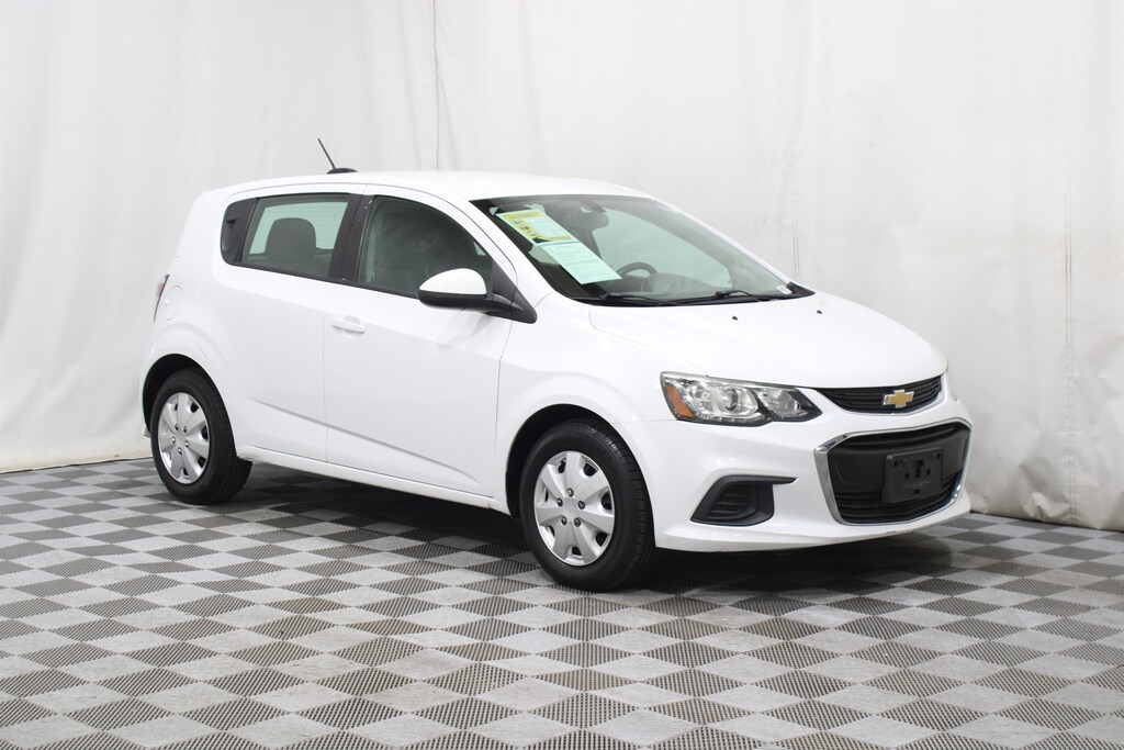 Used 2017 Chevrolet Sonic LT Auto w/1FL Hatchback