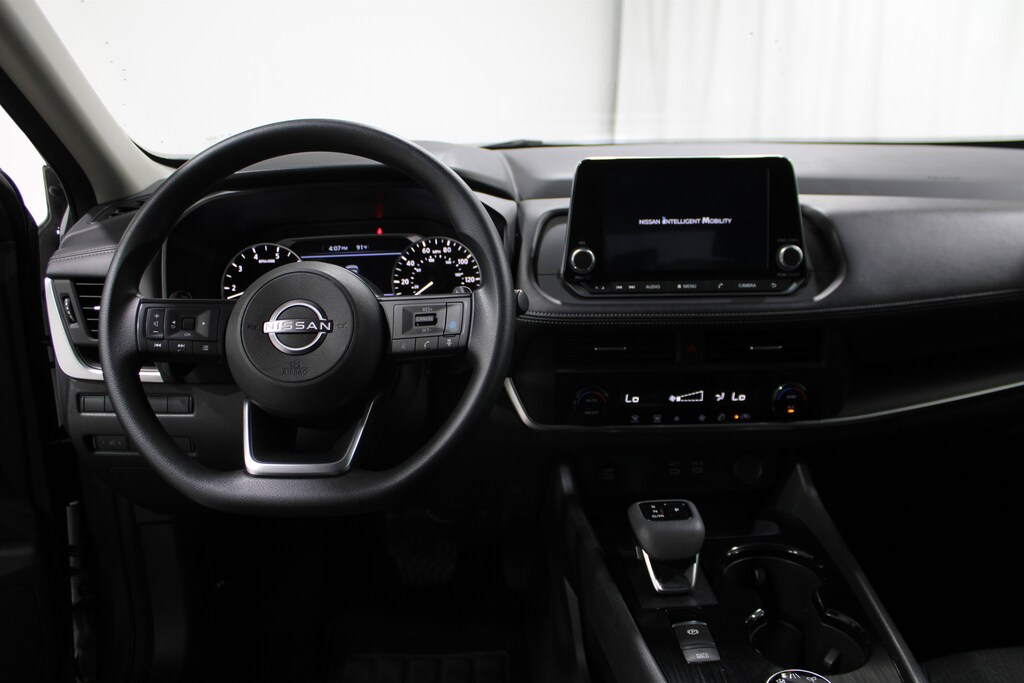 Used 2024 Nissan Rogue SV SUV