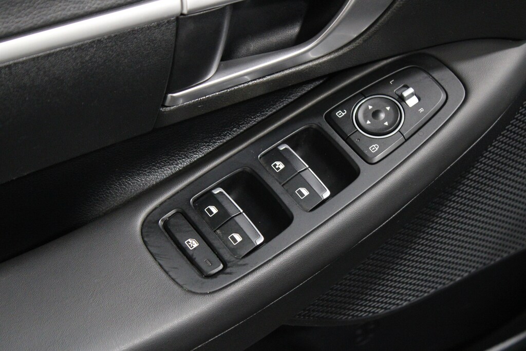 Used 2023 Hyundai Sonata SE Sedan