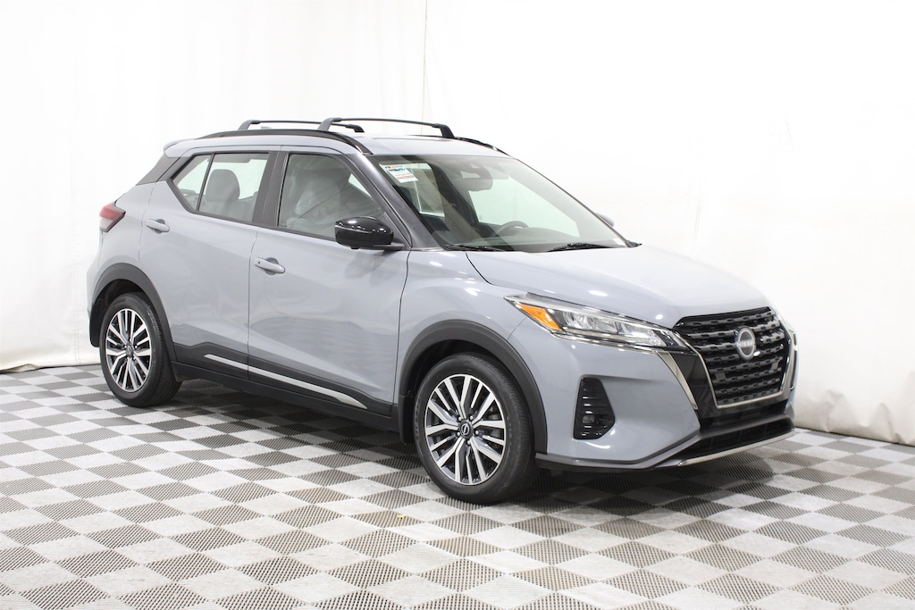 Used 2023 Nissan Kicks SR SUV