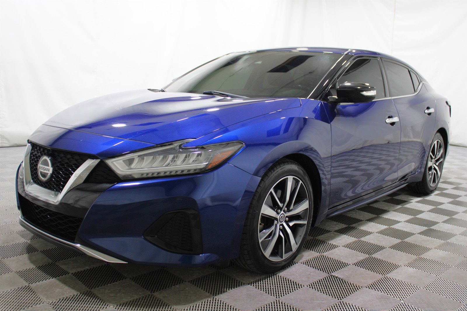 2020 Nissan Maxima SV's photo