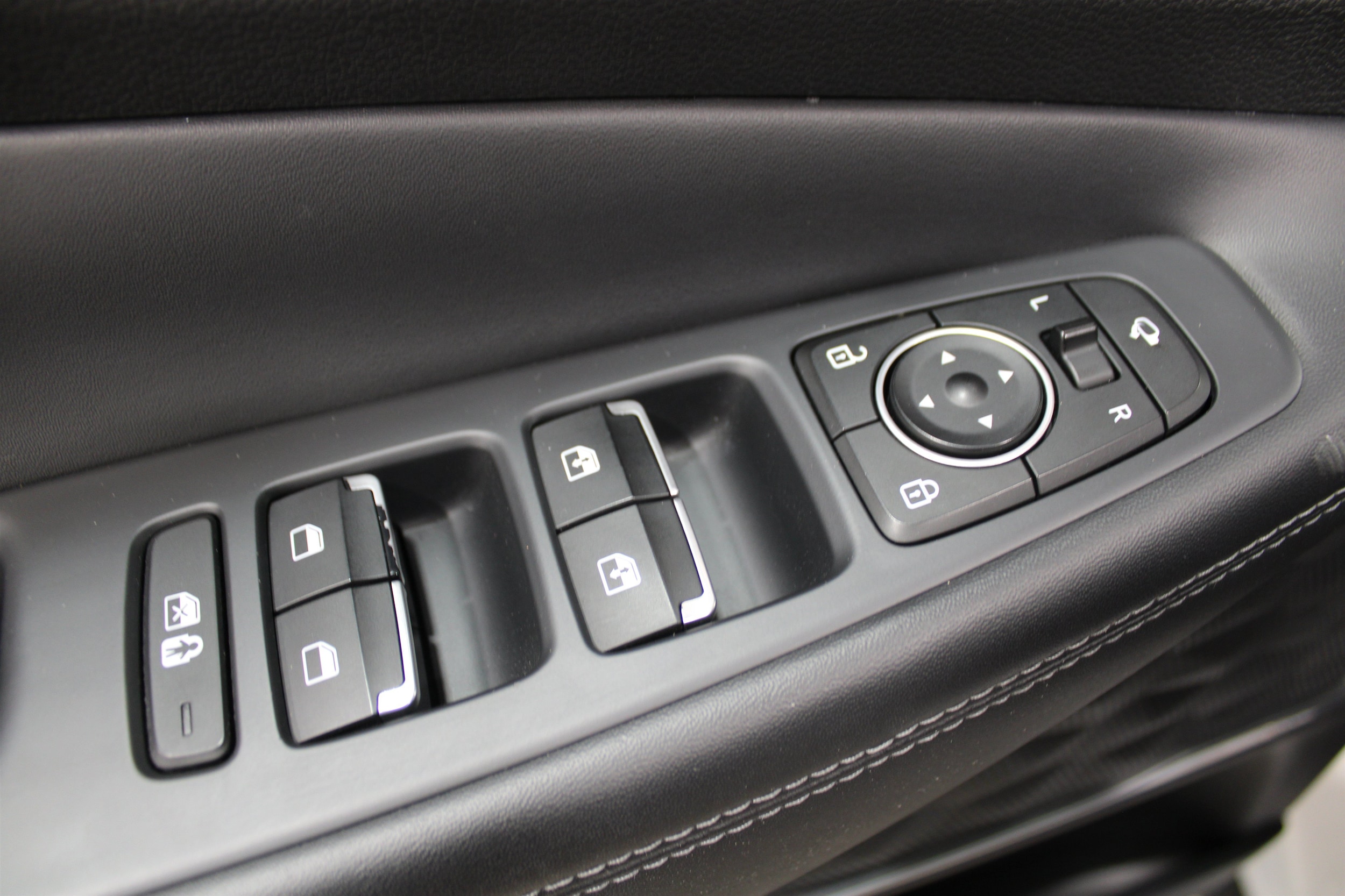 2023 Hyundai Santa Fe Limited - Photo 7