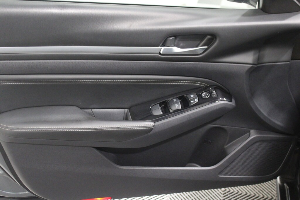 Used 2020 Nissan Altima 2.5 SL Sedan