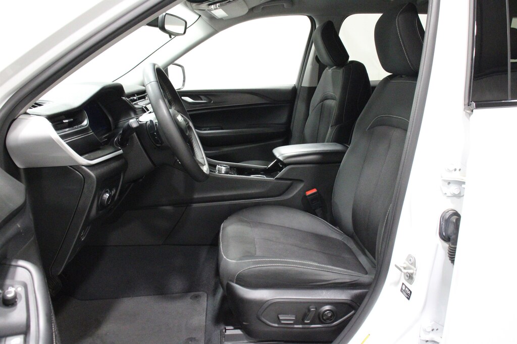 Used 2023 Jeep Grand Cherokee L L Laredo SUV