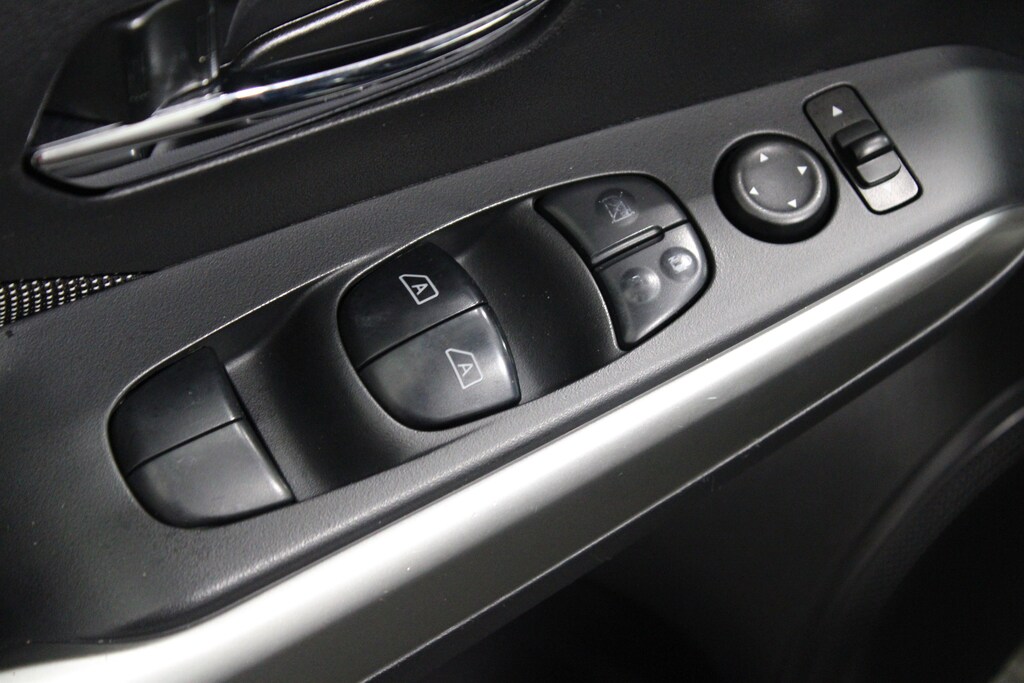 Used 2018 Nissan Kicks SV SUV