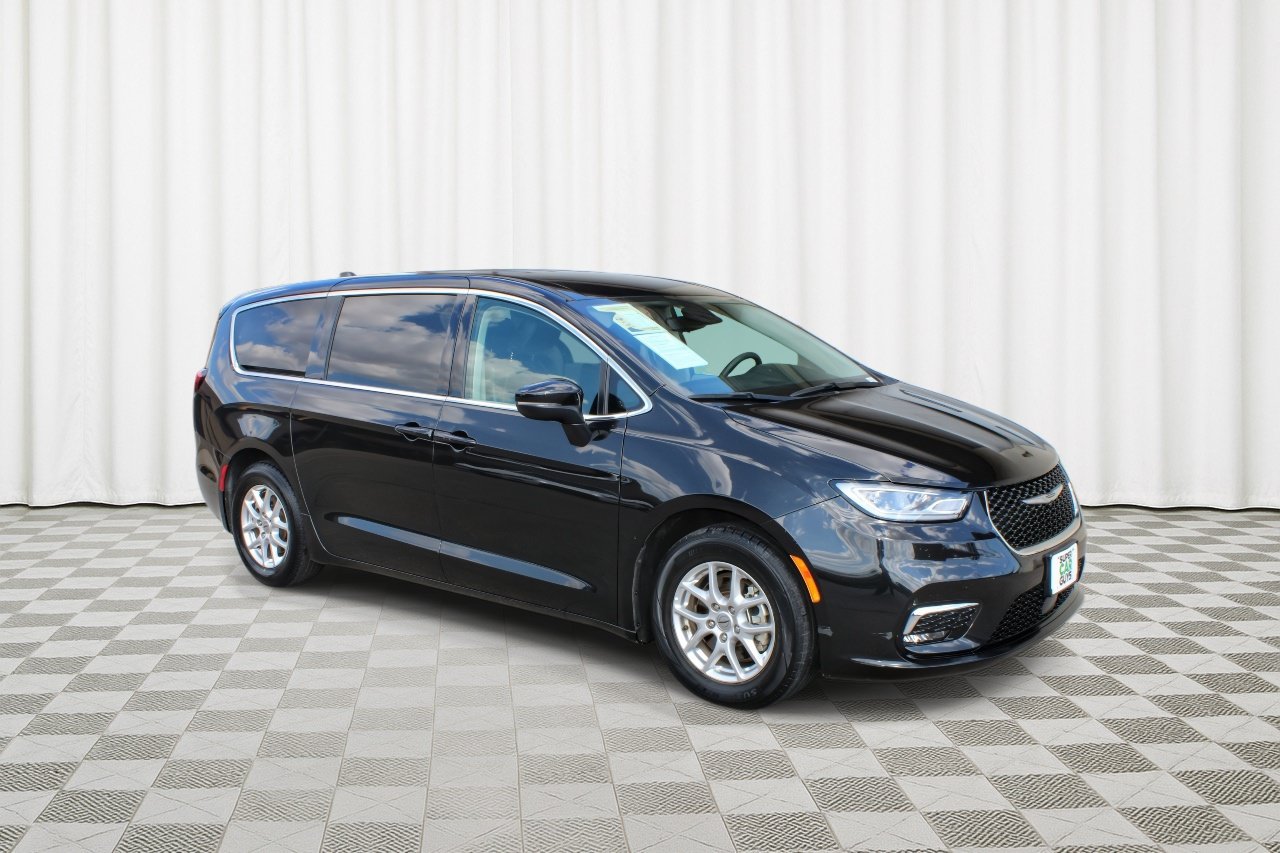 Used 2023 Chrysler Pacifica Touring L Van Passenger Van
