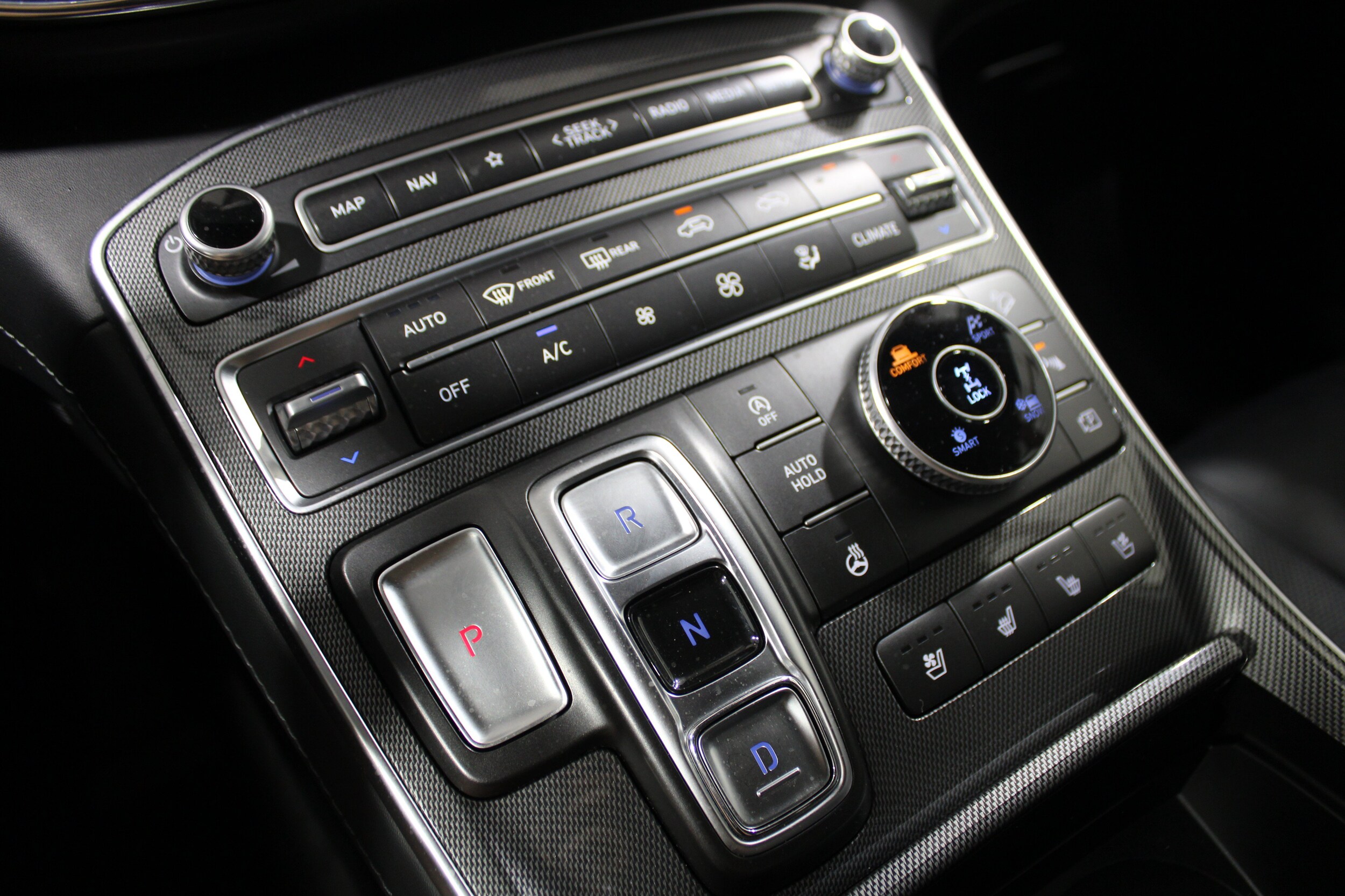2023 Hyundai Santa Fe Limited - Photo 16