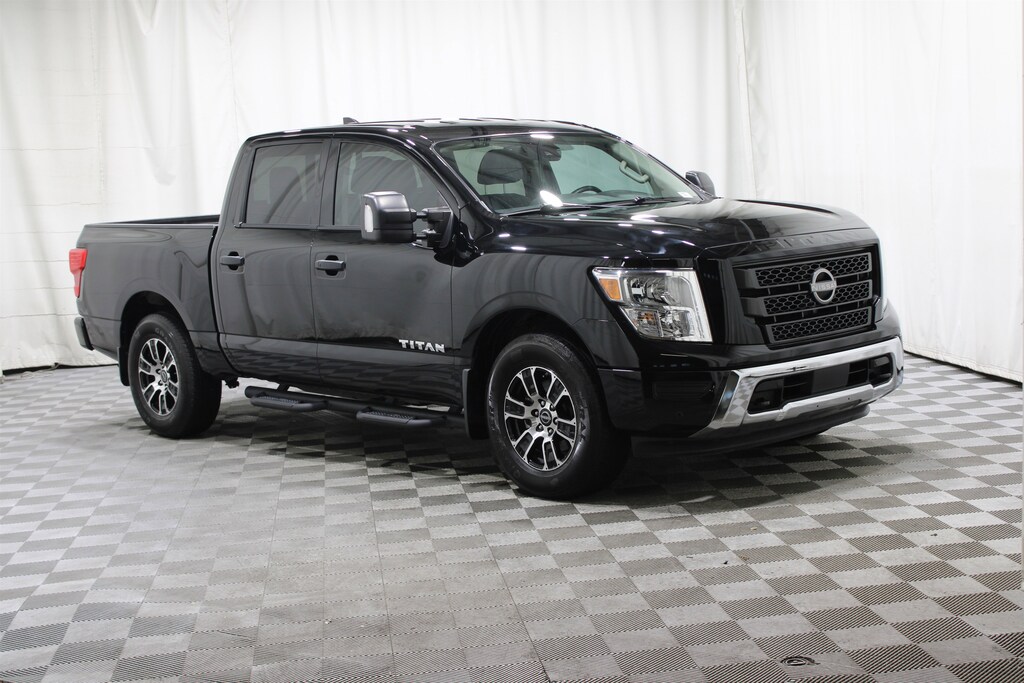 Used 2023 Nissan Titan SV Truck Crew Cab