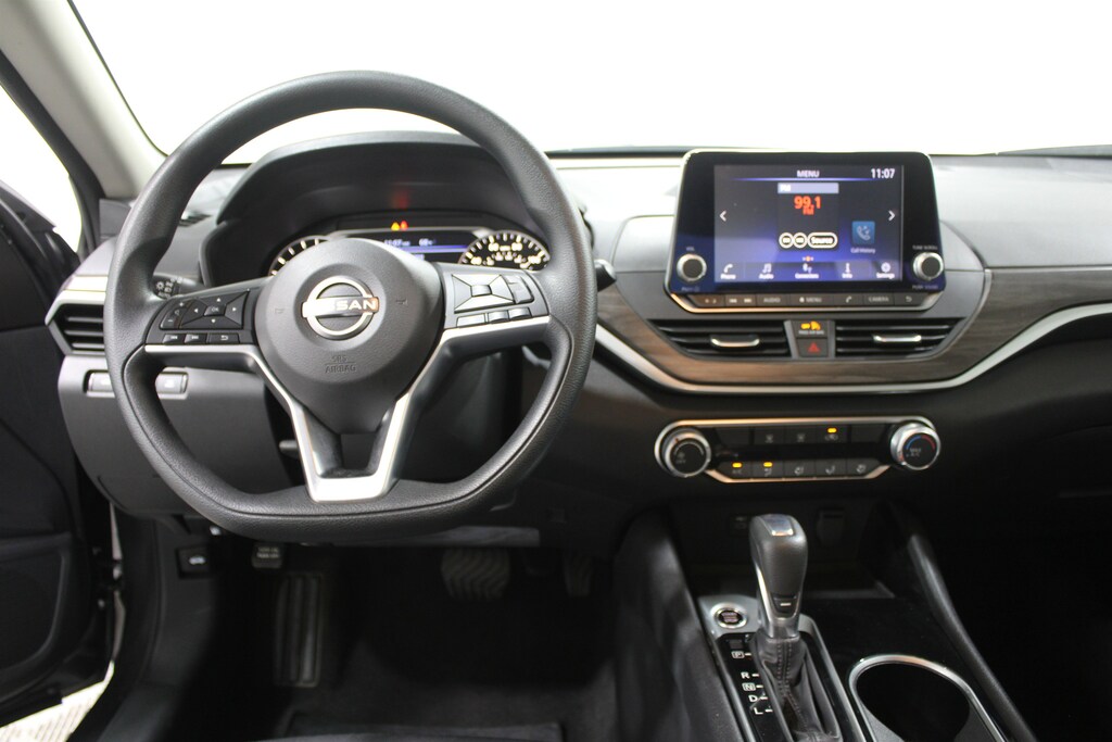 Used 2024 Nissan Altima 2.5 SV Sedan