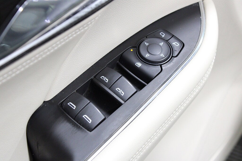 Used 2023 Buick Envision Preferred SUV