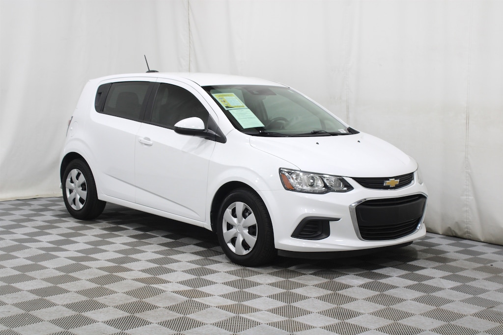Used 2020 Chevrolet Sonic LT w/1FL Hatchback