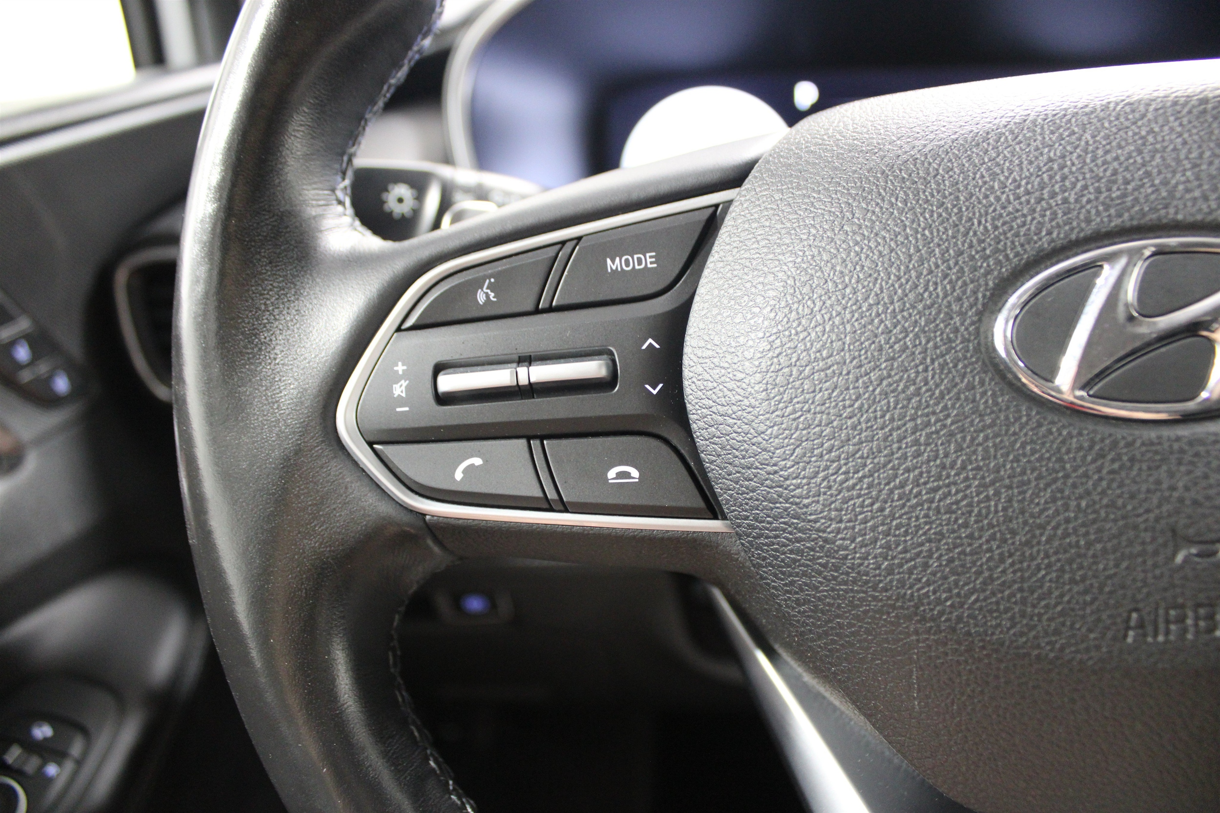 2023 Hyundai Santa Fe Limited - Photo 10