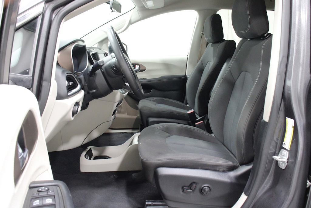 Used 2022 Chrysler Voyager LX Van Passenger Van