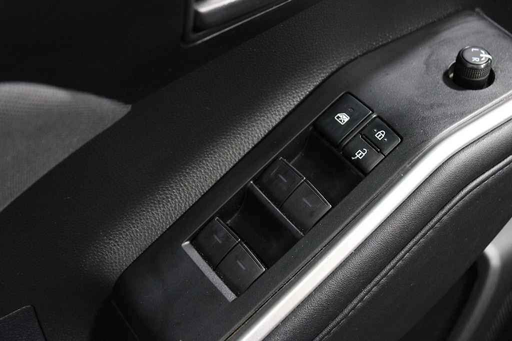 Used 2021 Toyota Highlander LE SUV