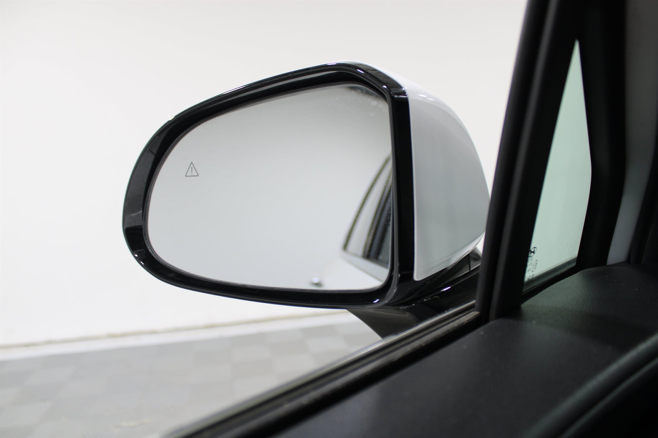 2023 Hyundai Santa Fe Limited - Photo 17