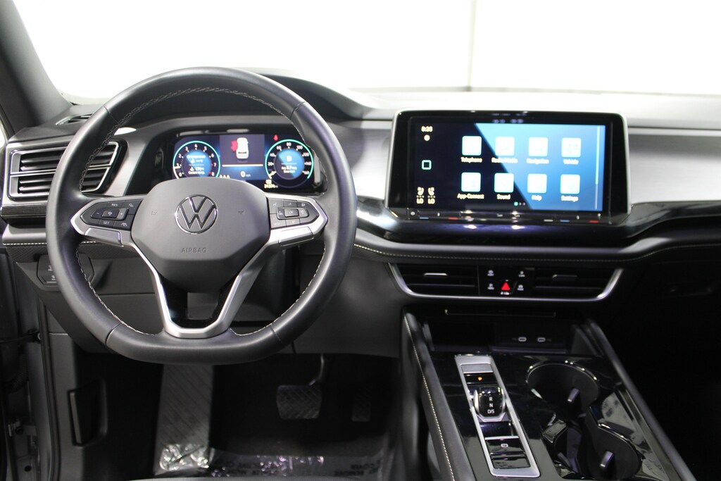 Used 2024 Volkswagen Atlas Cross Sport 2.0T SE w/Technology SUV