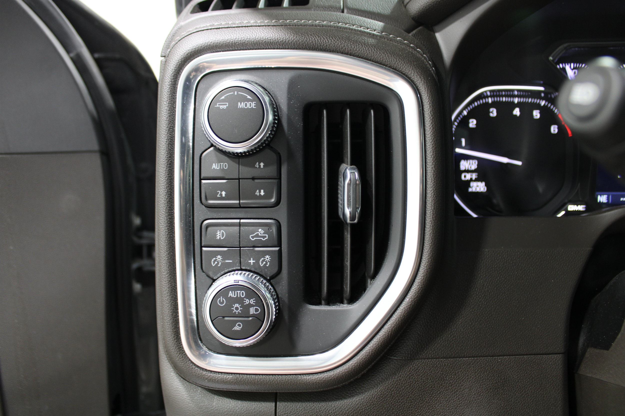 2021 GMC Sierra 1500 SLT - Photo 8