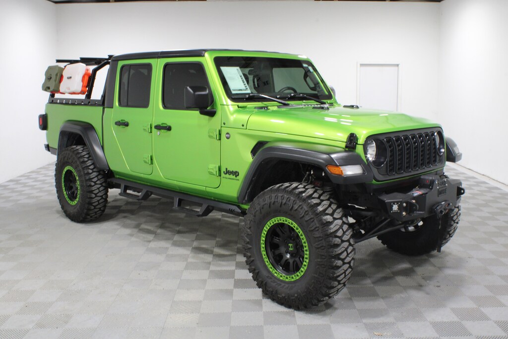 Used 2025 Jeep Gladiator Sport Truck Crew Cab