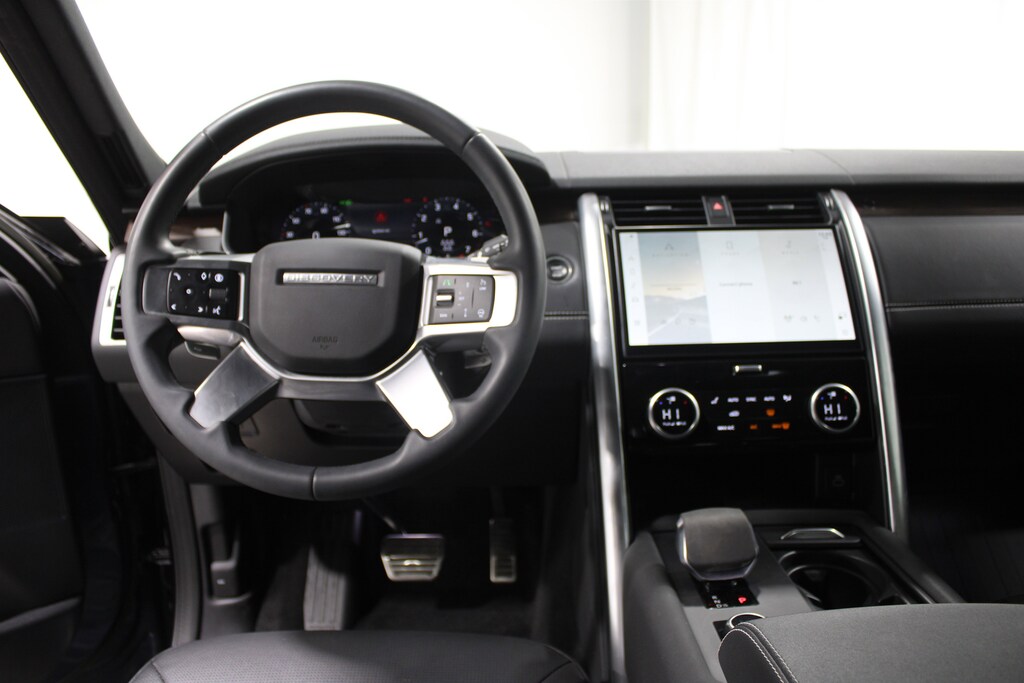 Used 2024 Land Rover Discovery P360 Dynamic SE SUV