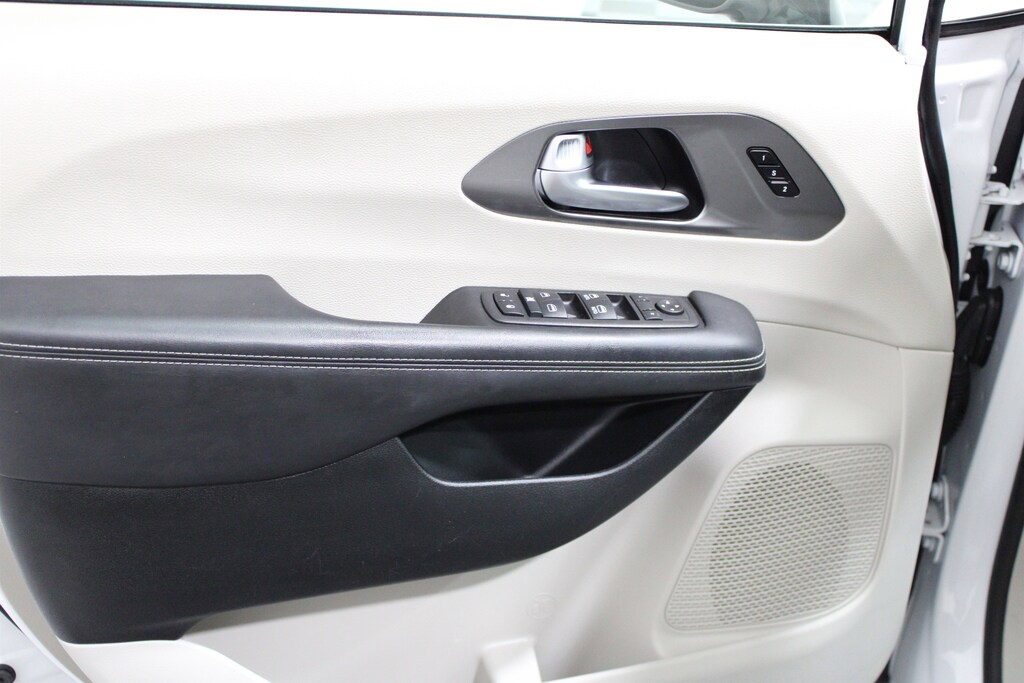 Used 2024 Chrysler Pacifica Touring L Van Passenger Van