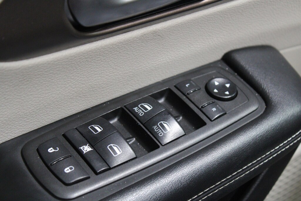 Used 2021 Chrysler Voyager LXI Van Passenger Van