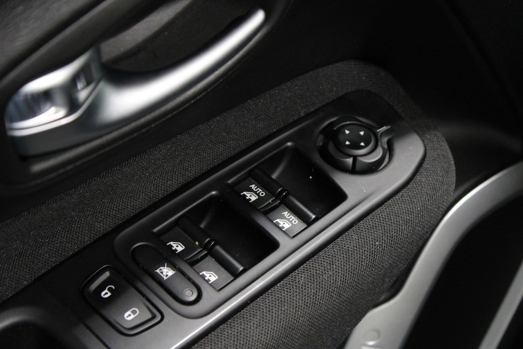 Used 2020 Jeep Renegade Latitude FWD SUV