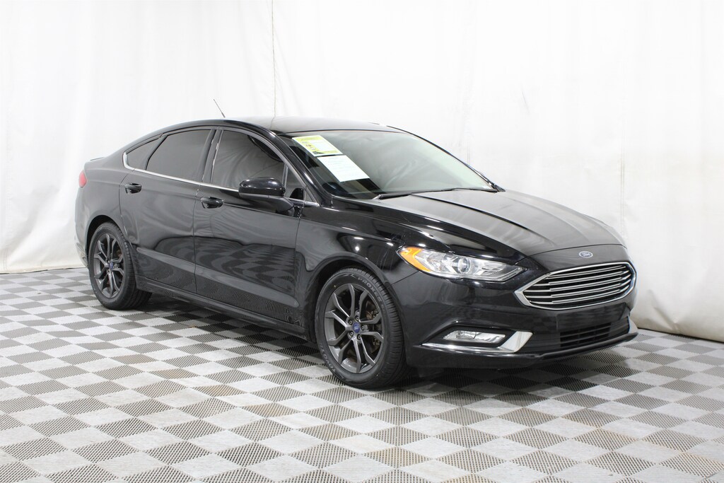 Used 2018 Ford Fusion SE Sedan