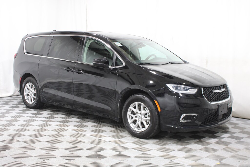 Used 2024 Chrysler Pacifica Touring L Van Passenger Van