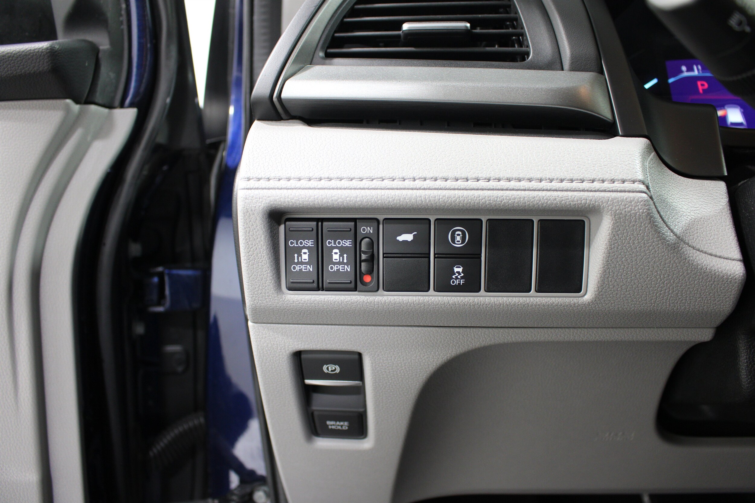 2024 Honda Odyssey EX-L - Photo 9