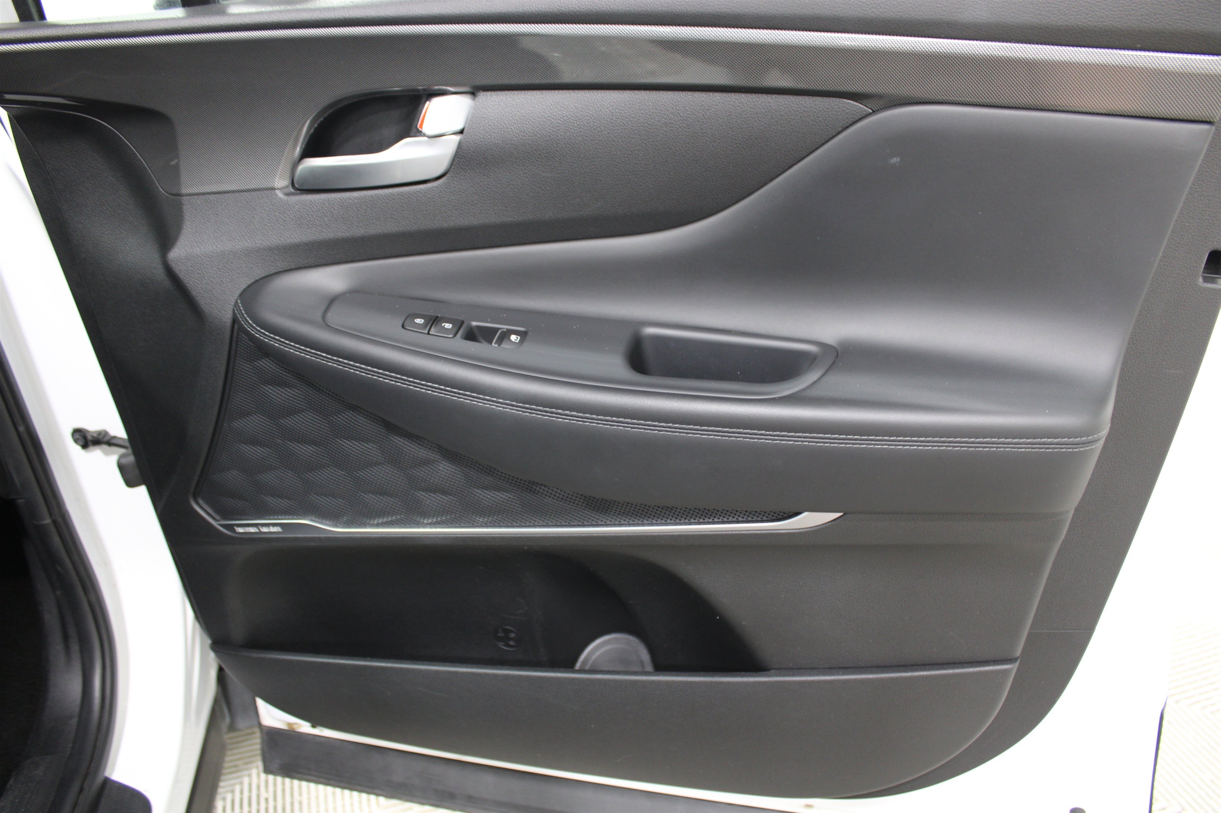 2023 Hyundai Santa Fe Limited - Photo 24