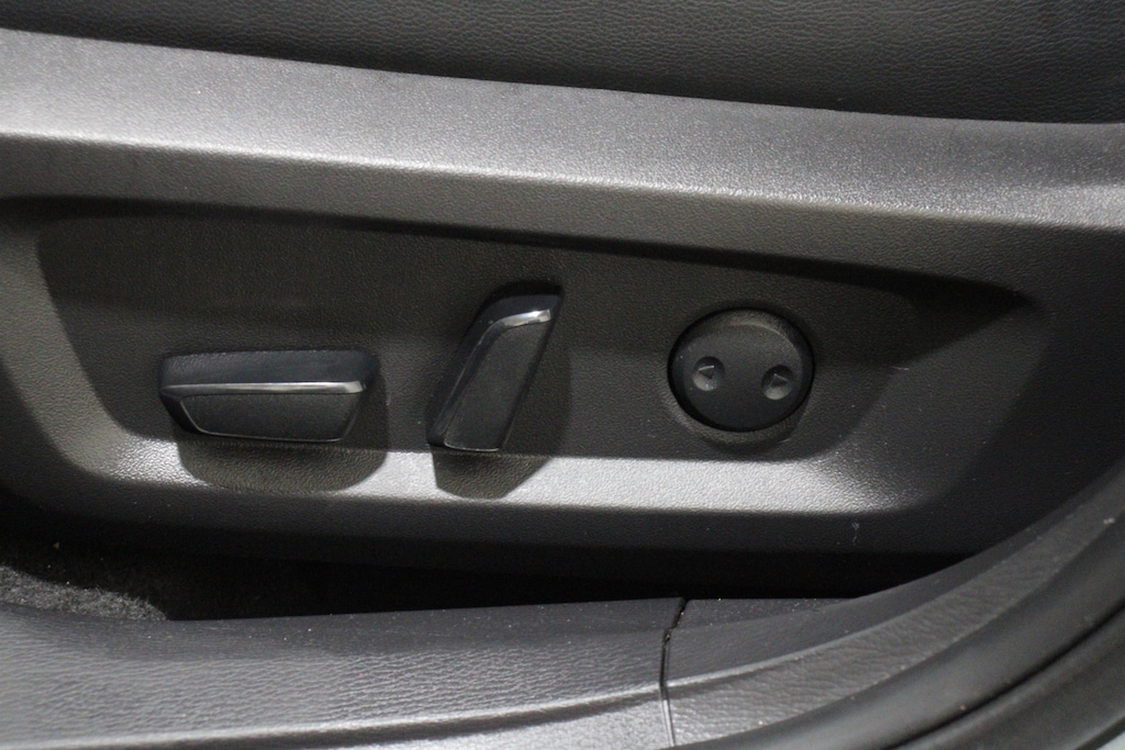 Used 2023 Mitsubishi Outlander Plug-In Hybrid SEL SUV