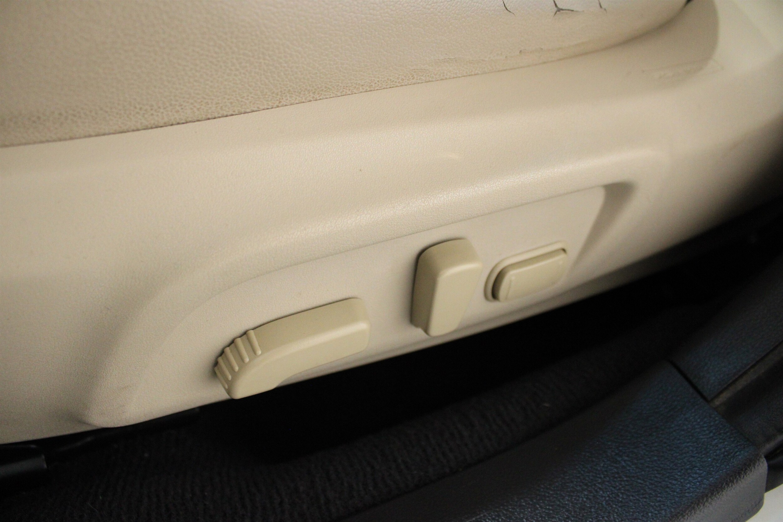 Image 8 of 2016 Subaru Outback 2.5i Limited SUV