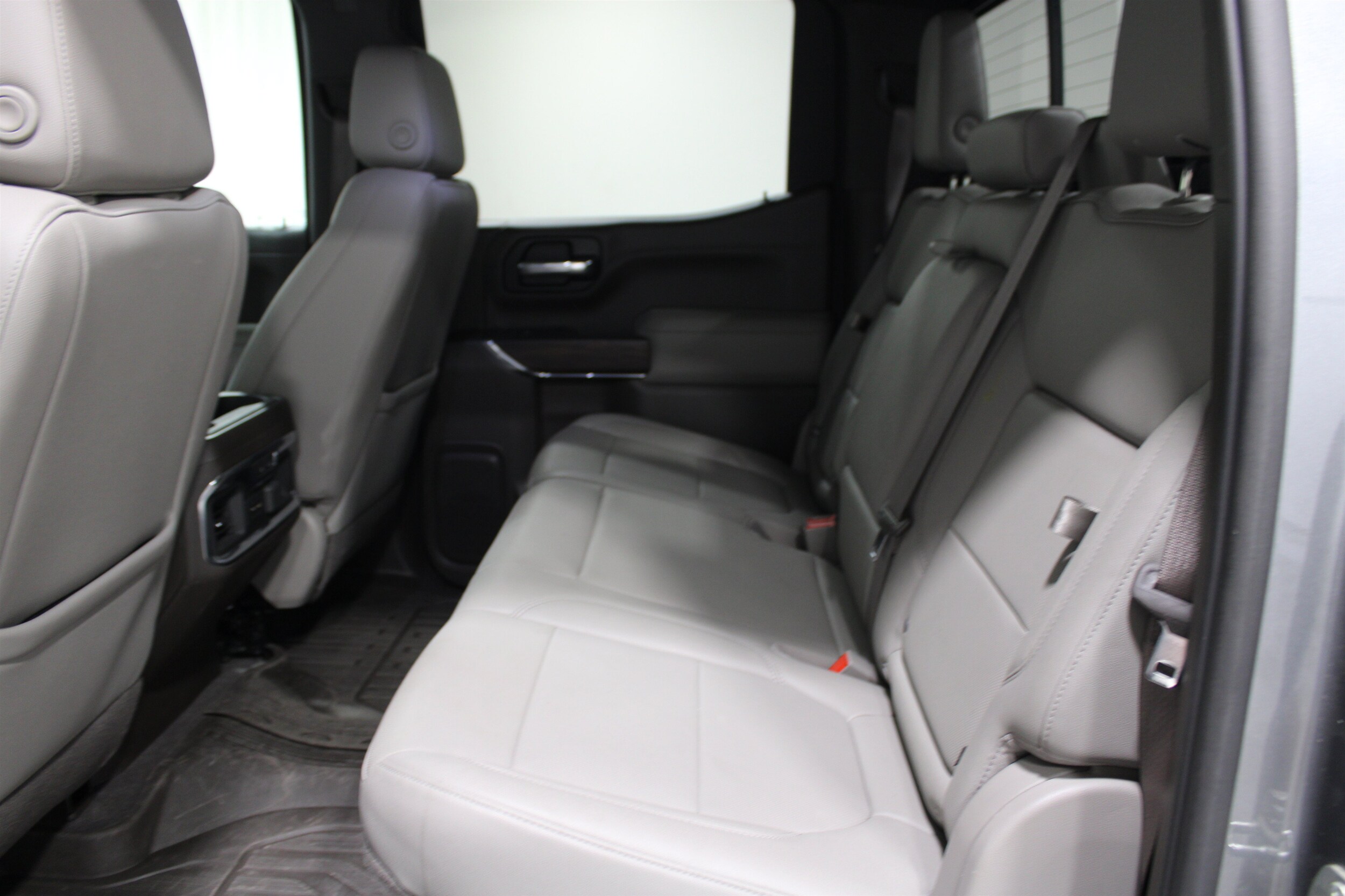 2021 GMC Sierra 1500 SLT - Photo 19