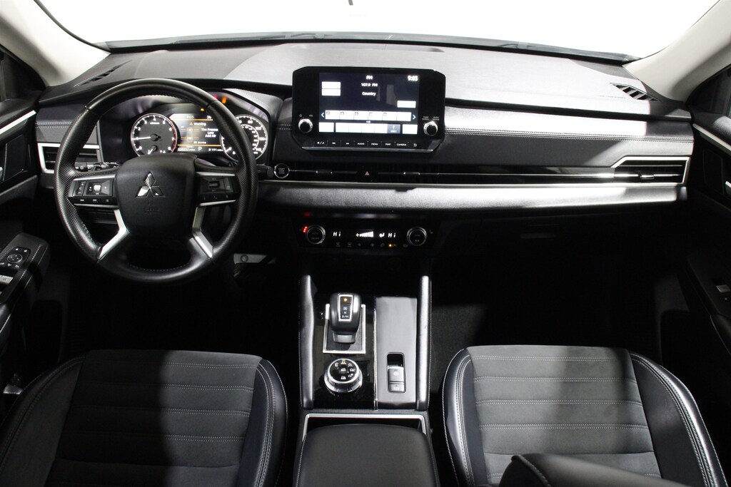 Used 2024 Mitsubishi Outlander SE Black Edition SUV