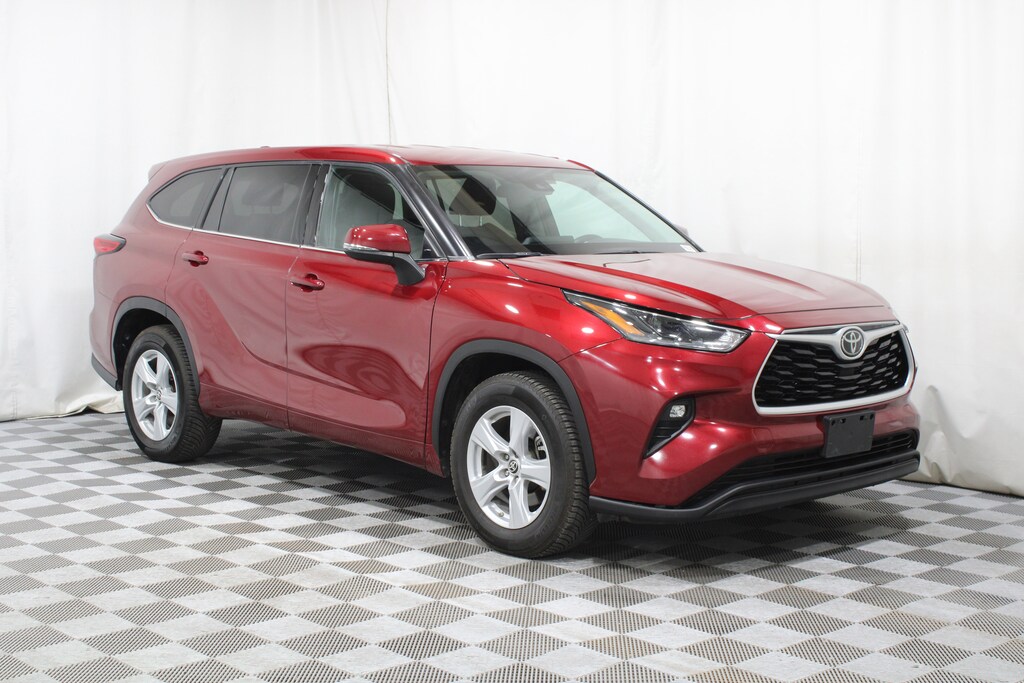 Used 2021 Toyota Highlander LE SUV