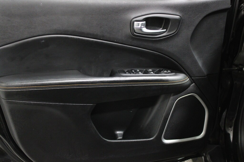 Used 2018 Jeep Compass Latitude FWD SUV